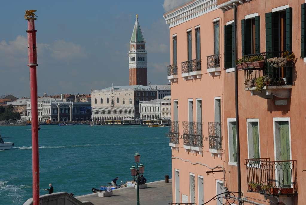 Hotel Ca' Formenta Венеция Экстерьер фото